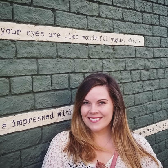 Meet your Posher, Megan - Picture 4 of 4